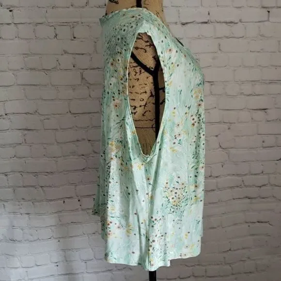 Vintage 1970s Pastel Green Dainty Floral Tank Top - Picture 5 of 12